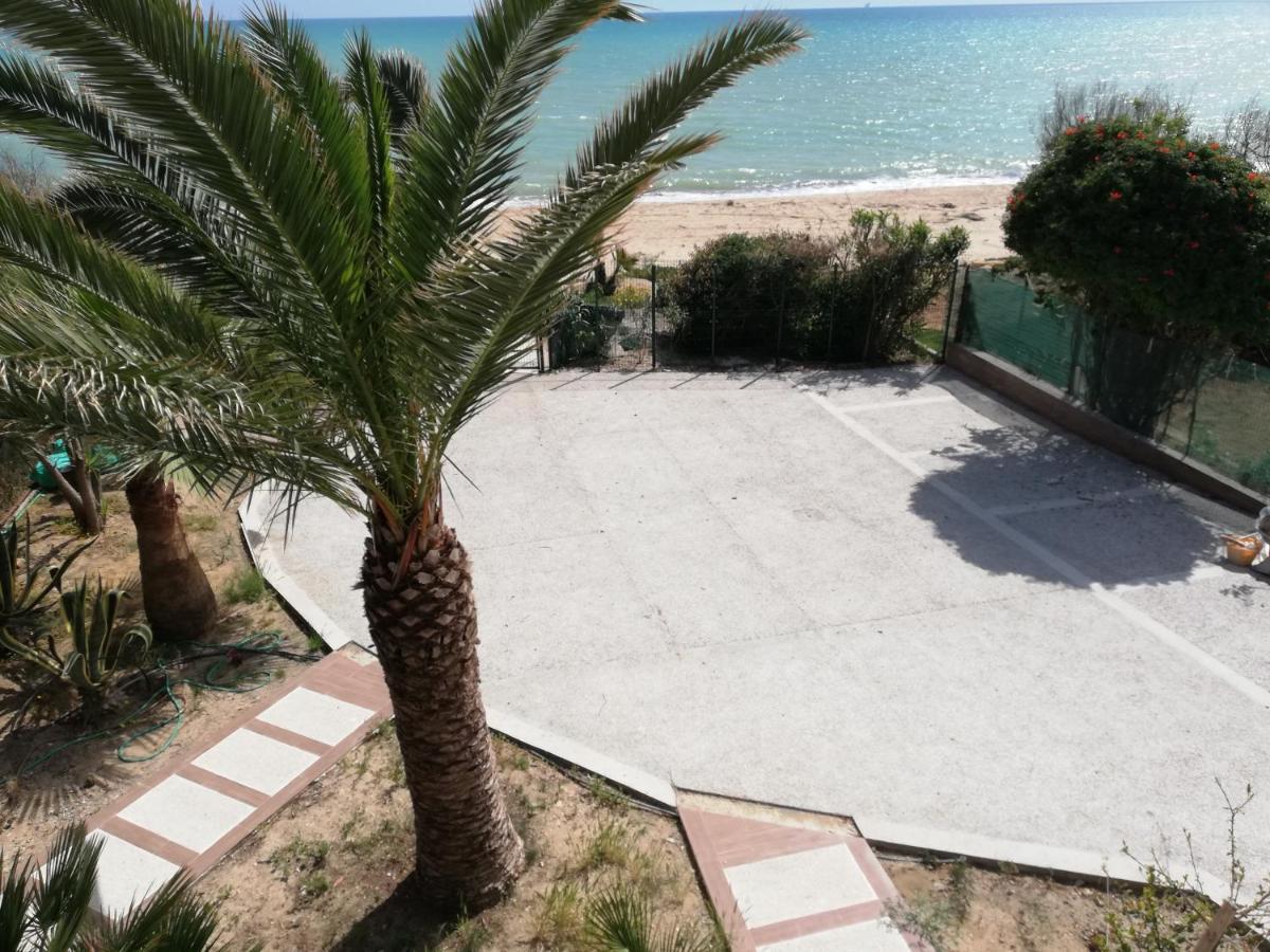 Villetta Sullo Scoglio Gela Exteriör bild