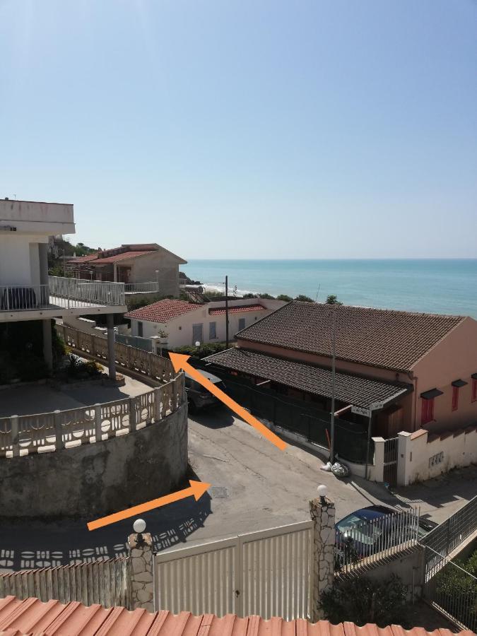 Villetta Sullo Scoglio Gela Exteriör bild