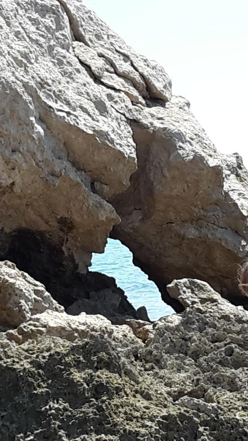 Villetta Sullo Scoglio Gela Exteriör bild
